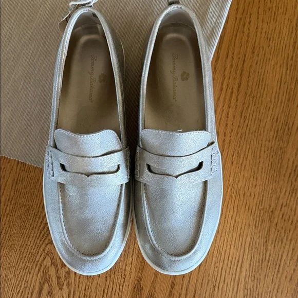 Tommy Bahama Metallic Loafers - Picture 2 of 5